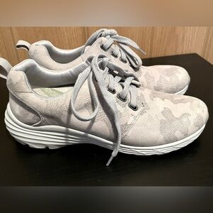 Nurse Mates Women's Align Velocity Medical Professional Walking Shoe